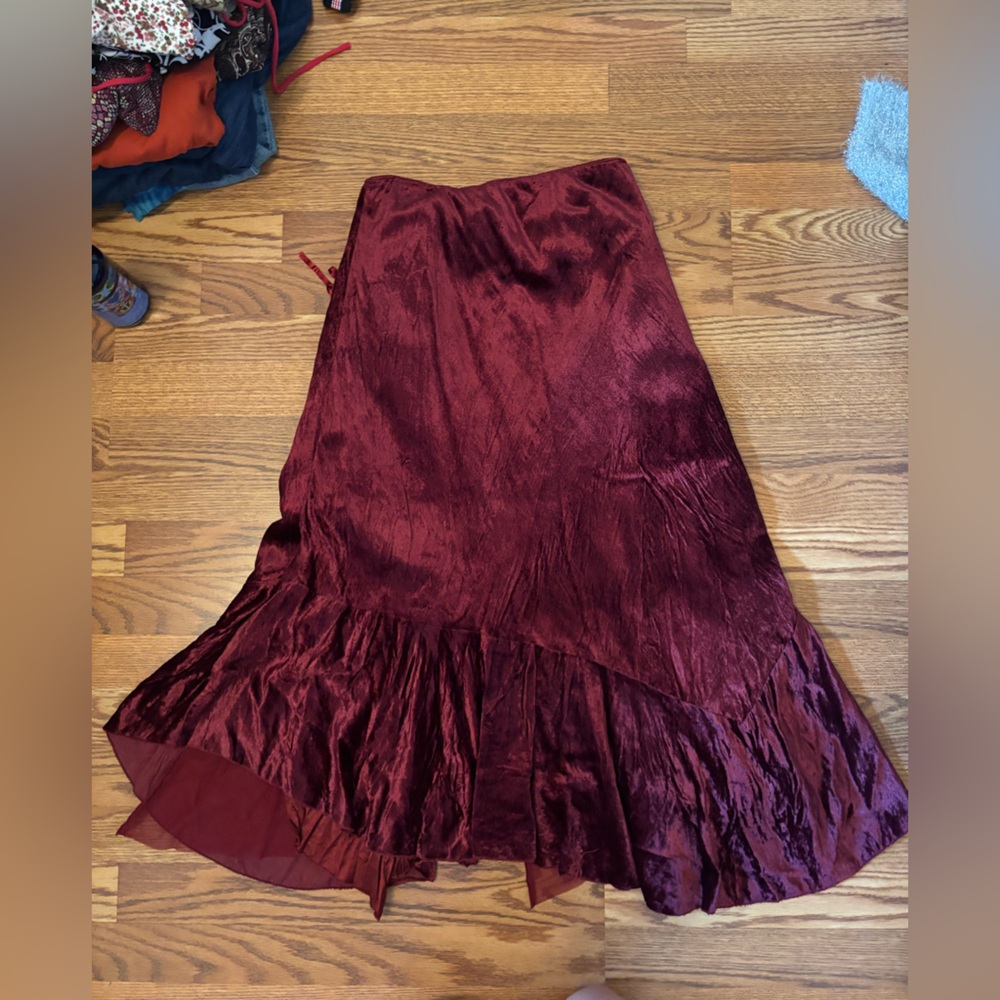Velvet asymmetrical skirt - Picture 5 of 5